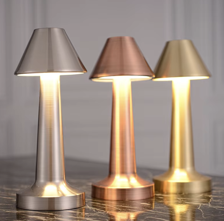 Kabellose Dimmbare LED Akku Tischlampe LuxLampe - Modern über Touch | Wohnzimmer | Leselampe | Nachttischlampe